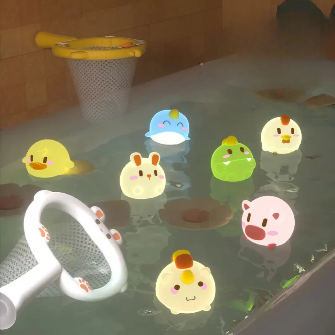 Self-Illuminating Bath Toy with Net - Image 12
